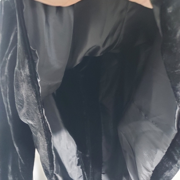 JM Collection Black Velvet 3 Button Front Long Sleeve Blazer in Size 14W - Picture 10 of 13